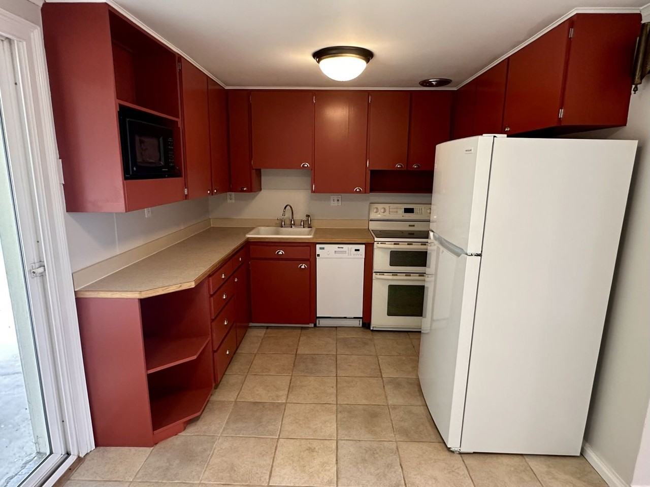 705 S Ione St - Photo 6 of 24
