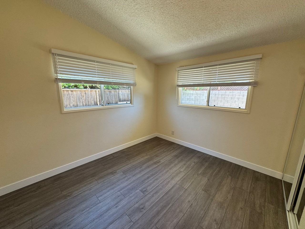 760 Dennis Ave - Photo 2 of 10