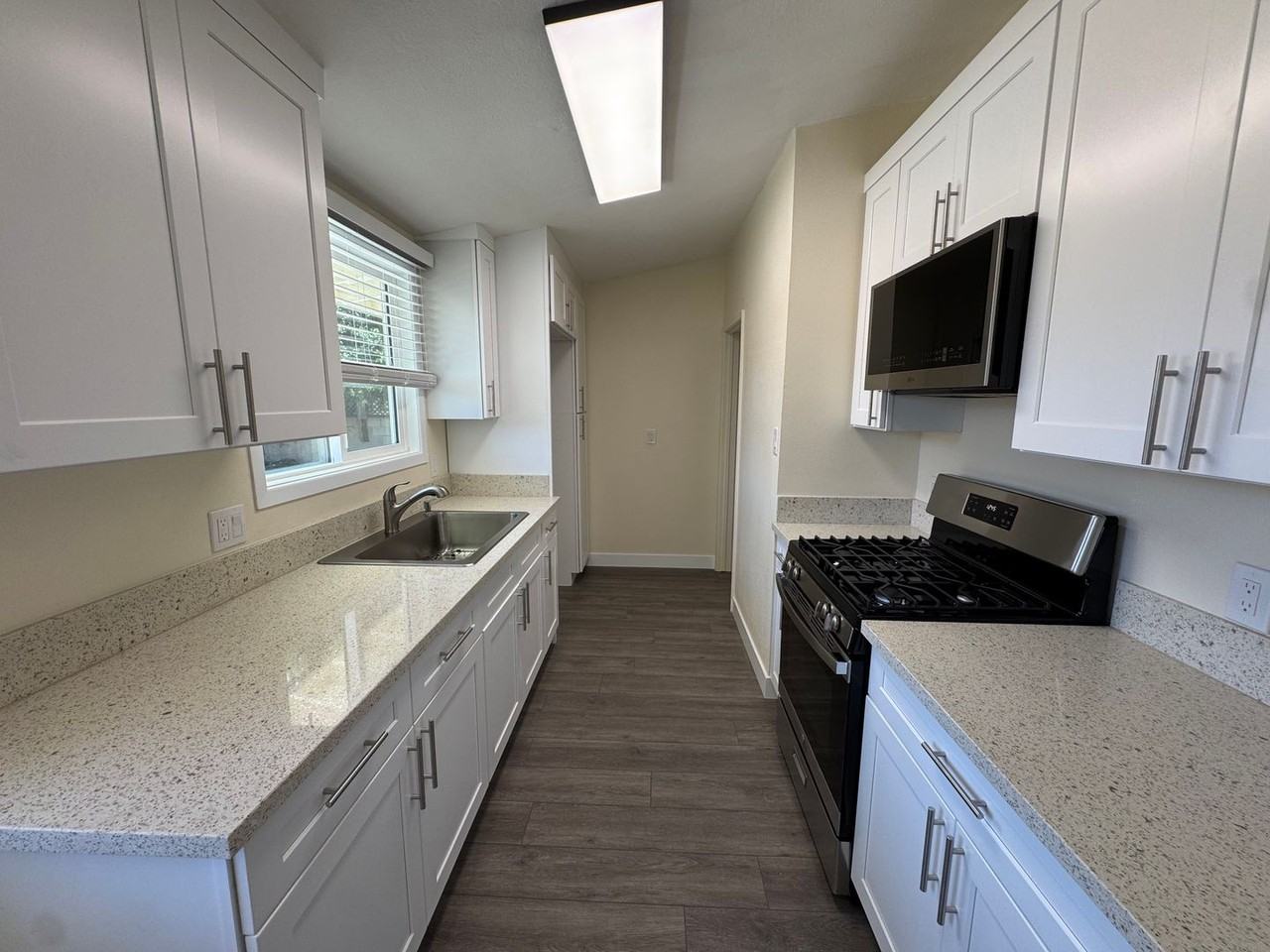 760 Dennis Ave - Photo 3 of 10