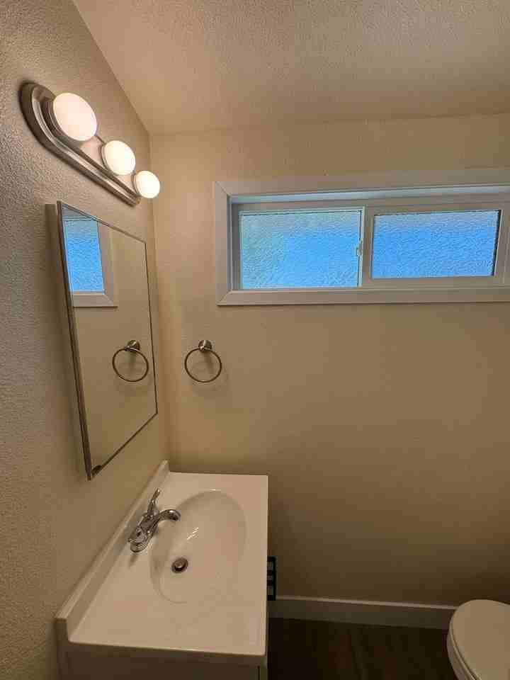 760 Dennis Ave - Photo 7 of 10