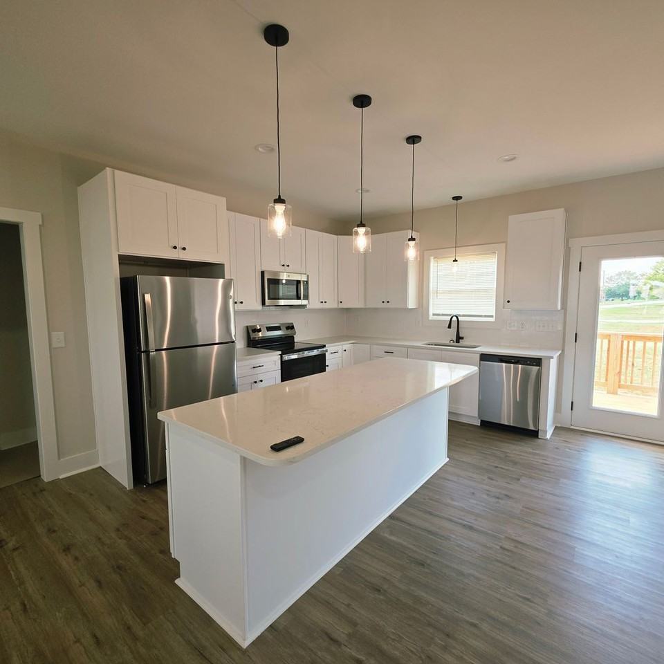 118 Wetmore Rd - Photo 2 of 18