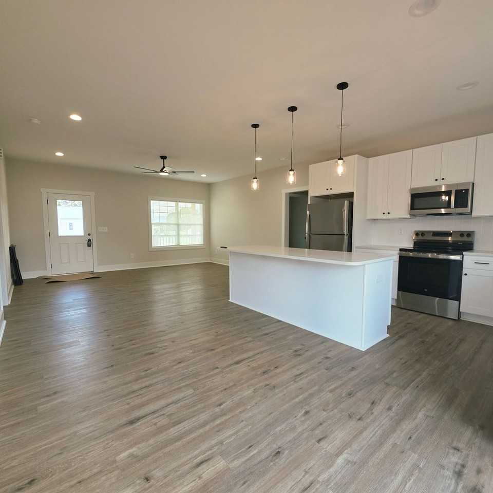 118 Wetmore Rd - Photo 4 of 18