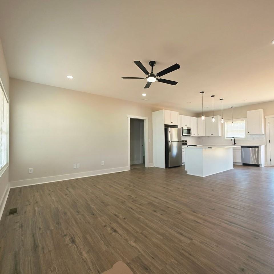 118 Wetmore Rd - Photo 5 of 18