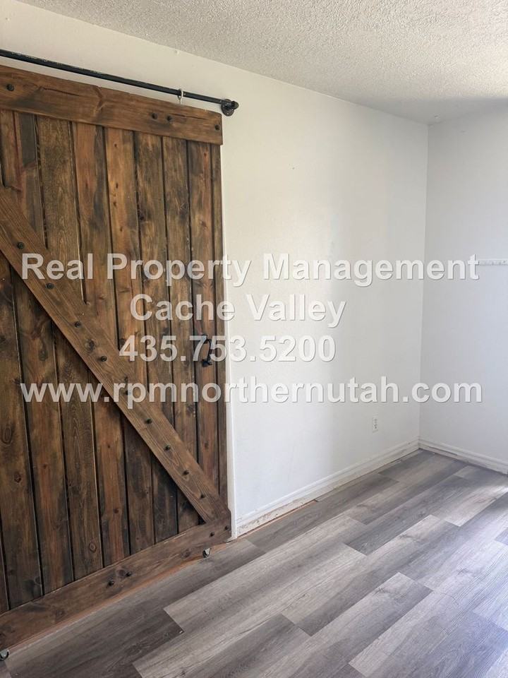 357 N 200 W - Photo 3 of 21