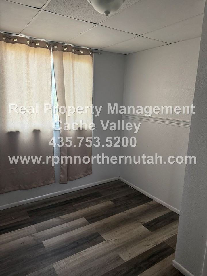 357 N 200 W - Photo 4 of 21