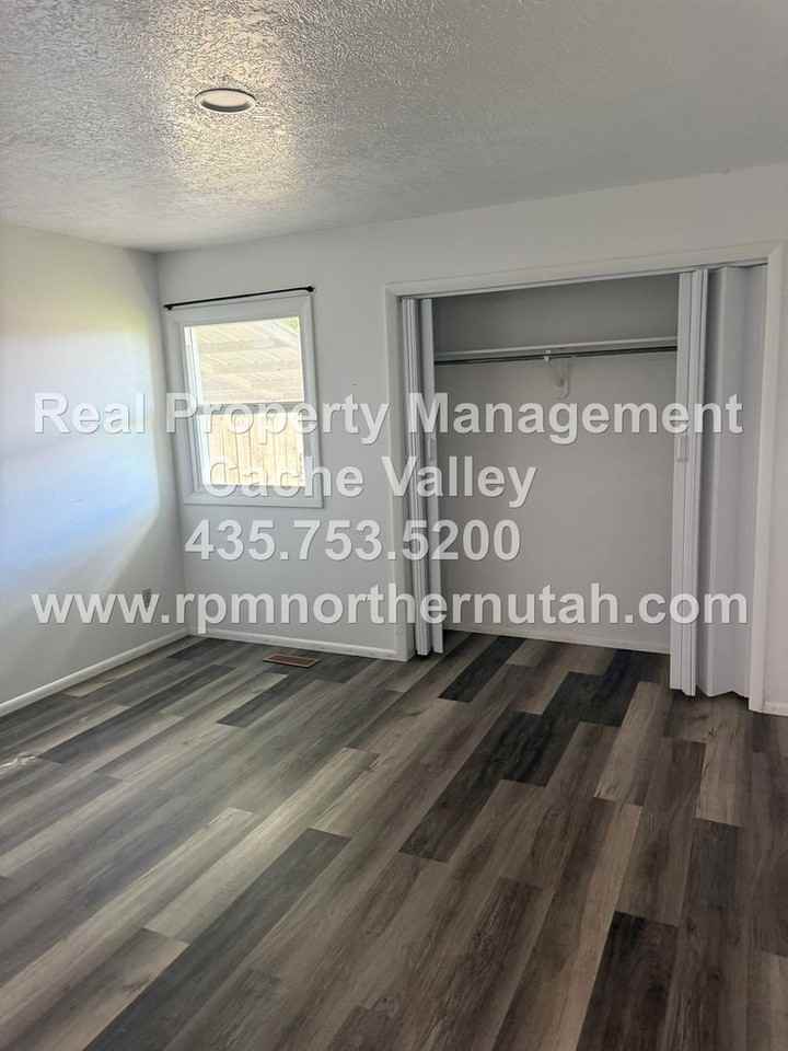 357 N 200 W - Photo 5 of 21