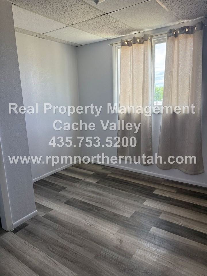 357 N 200 W - Photo 6 of 21