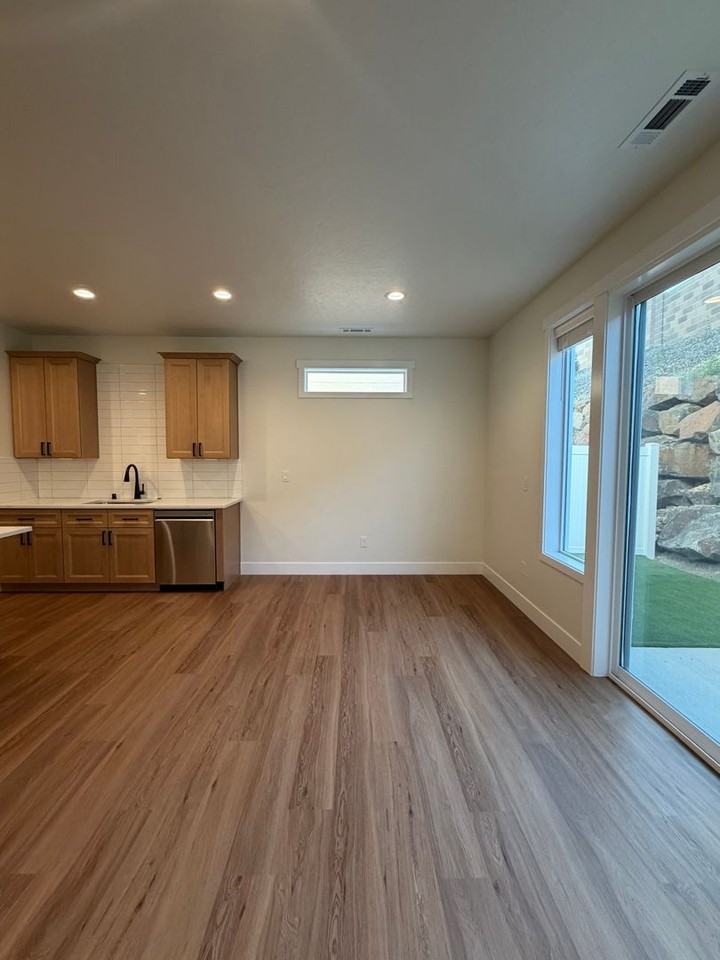5857 W 40th Ct - Photo 7 of 22