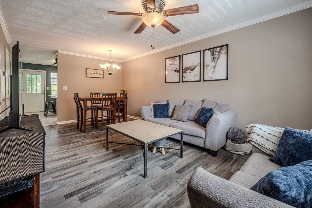 100 Woodstone Dr #18 - Photo 3 of 16