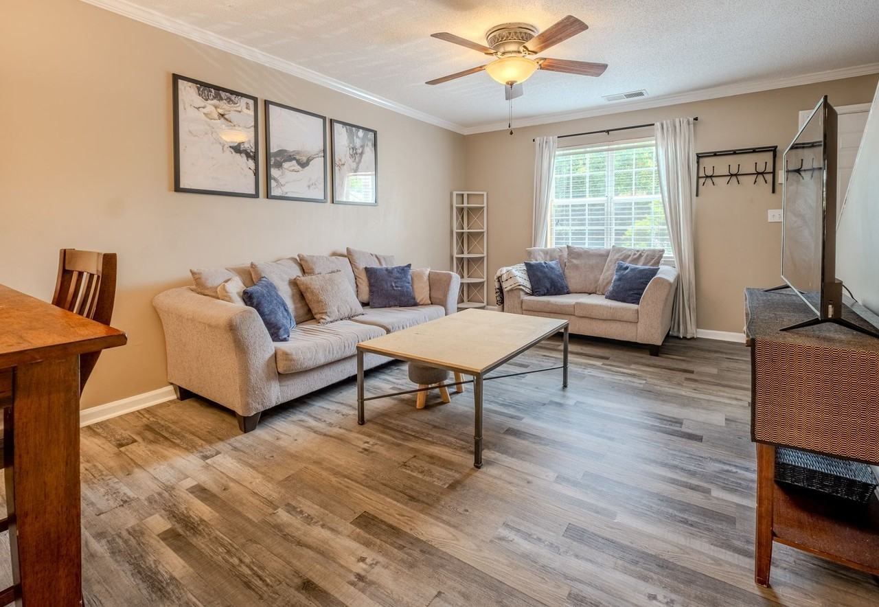 100 Woodstone Dr #18 - Photo 4 of 16