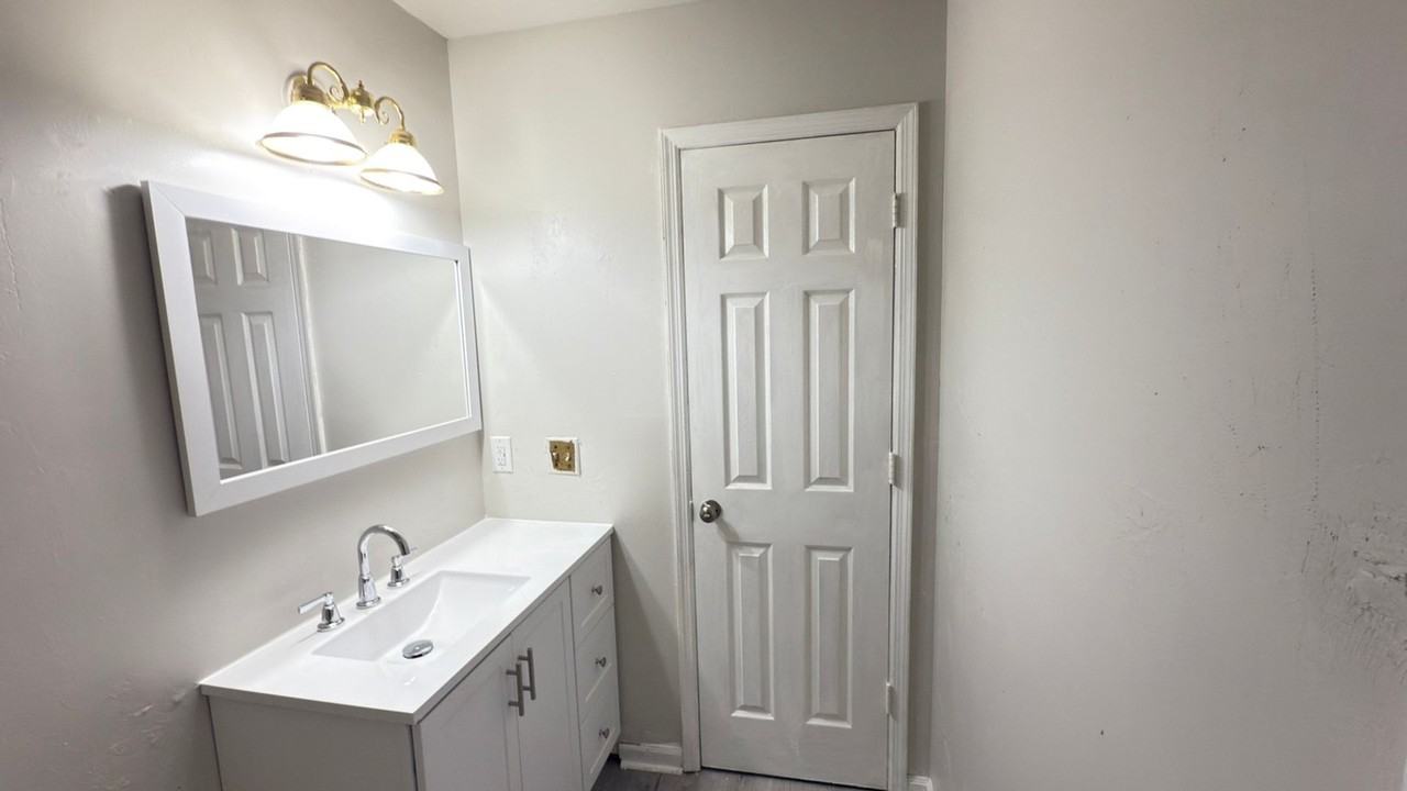 210 Cuddles Ct - Photo 4 of 21