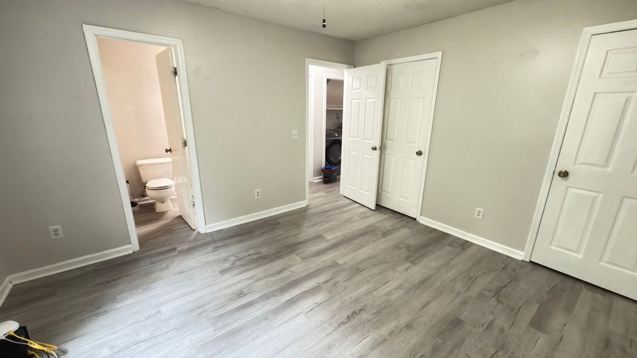 210 Cuddles Ct - Photo 7 of 21