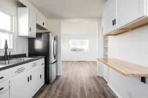 featured image of 1825 E Legrande Ave