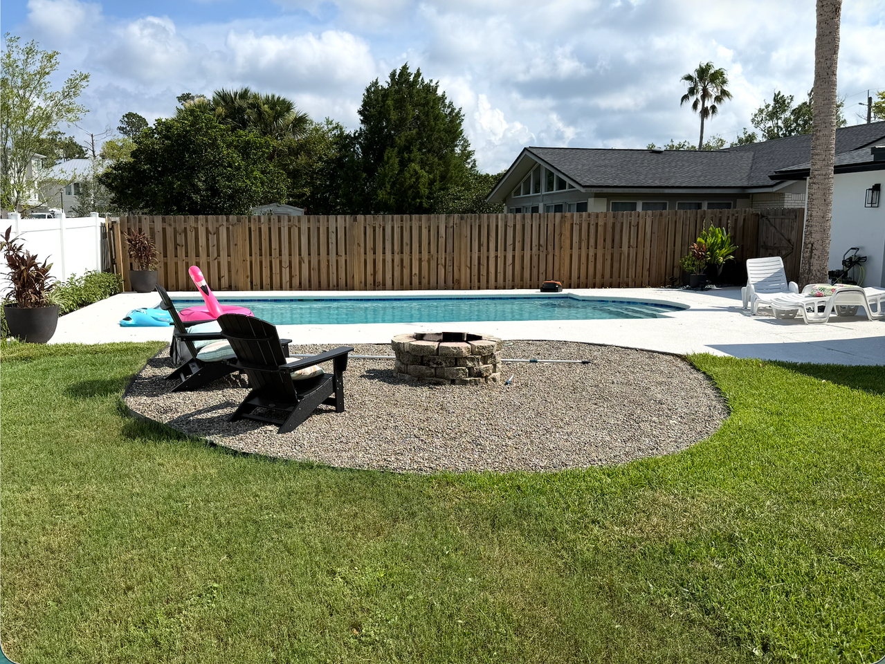 4105 Seabreeze Dr - Photo 2 of 8