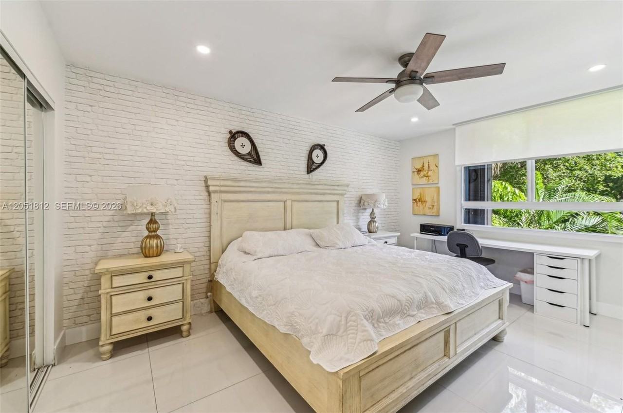 121 121 Crandon Blvd 251 251 - Photo 7 of 12
