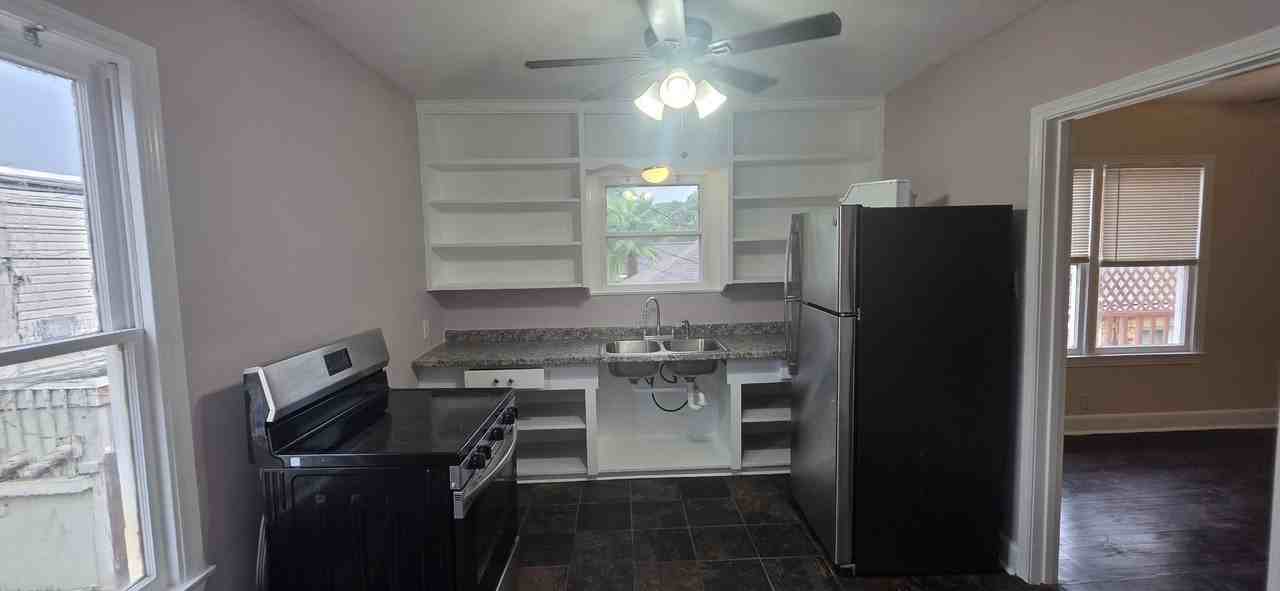 4921 Avenue O #RR - Photo 7 of 10