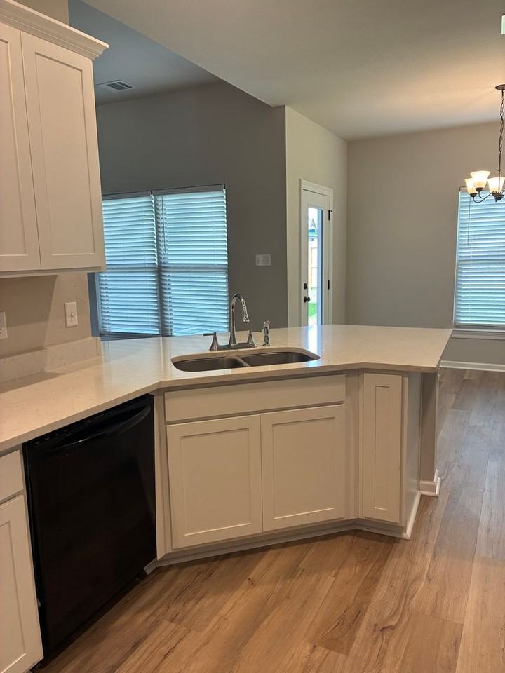 137 Keaton Ct - Photo 2 of 20