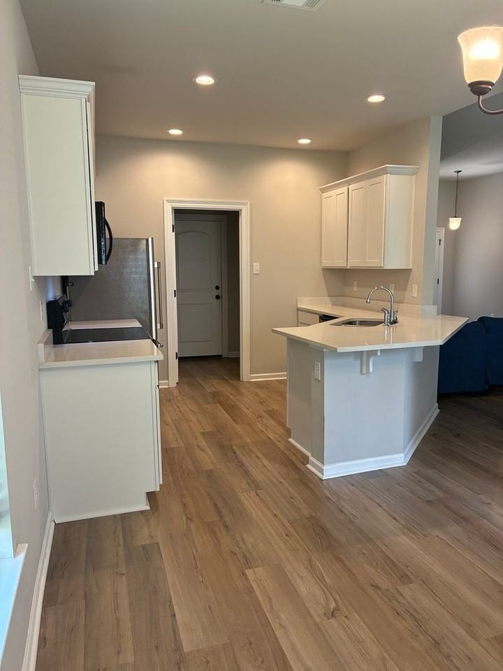 137 Keaton Ct - Photo 4 of 20