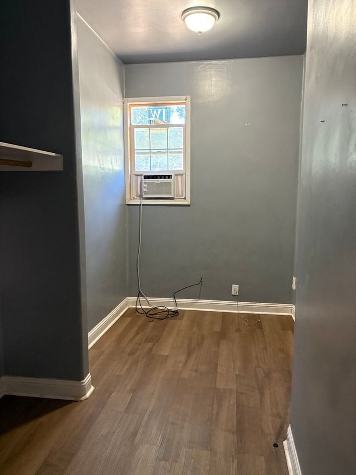 1276 Humboldt Ave - Photo 3 of 6
