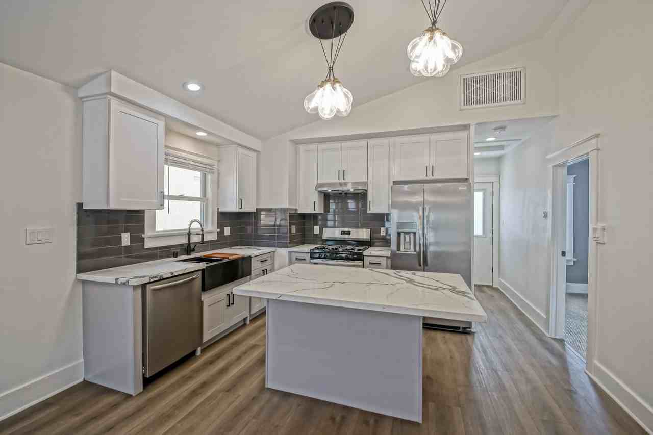 827 N Lucia Ave - Photo 7 of 28