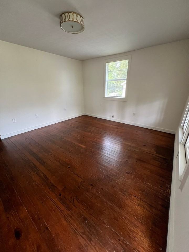 1114 Mimosa Dr - Photo 2 of 11