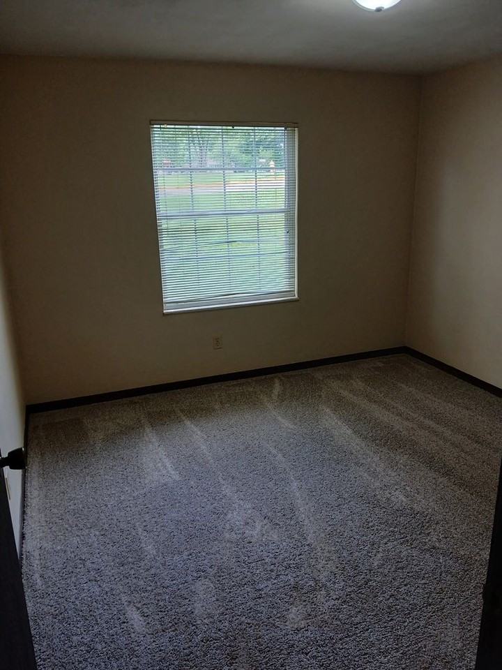 1701 Northway Dr - Photo 6 of 8