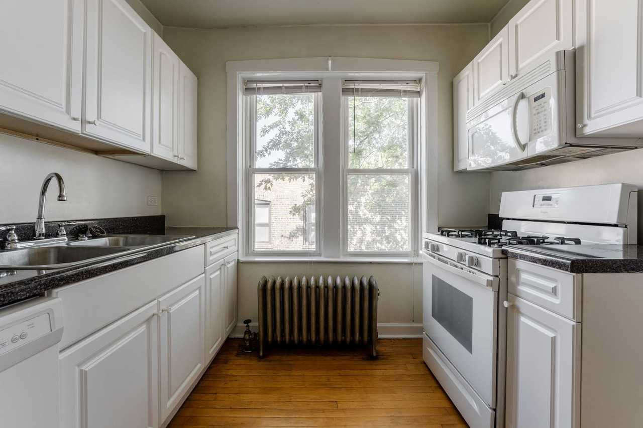 4329 N Francisco Ave #3 - Photo 7 of 14