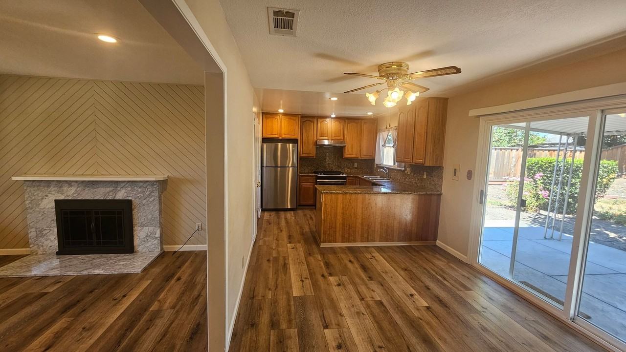 8164 Cardiff Dr - Photo 4 of 22
