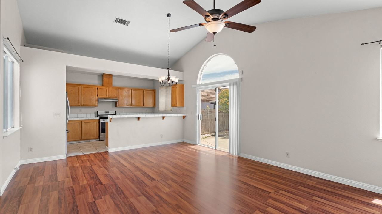 957 Mccoy Creek Cir - Photo 5 of 19