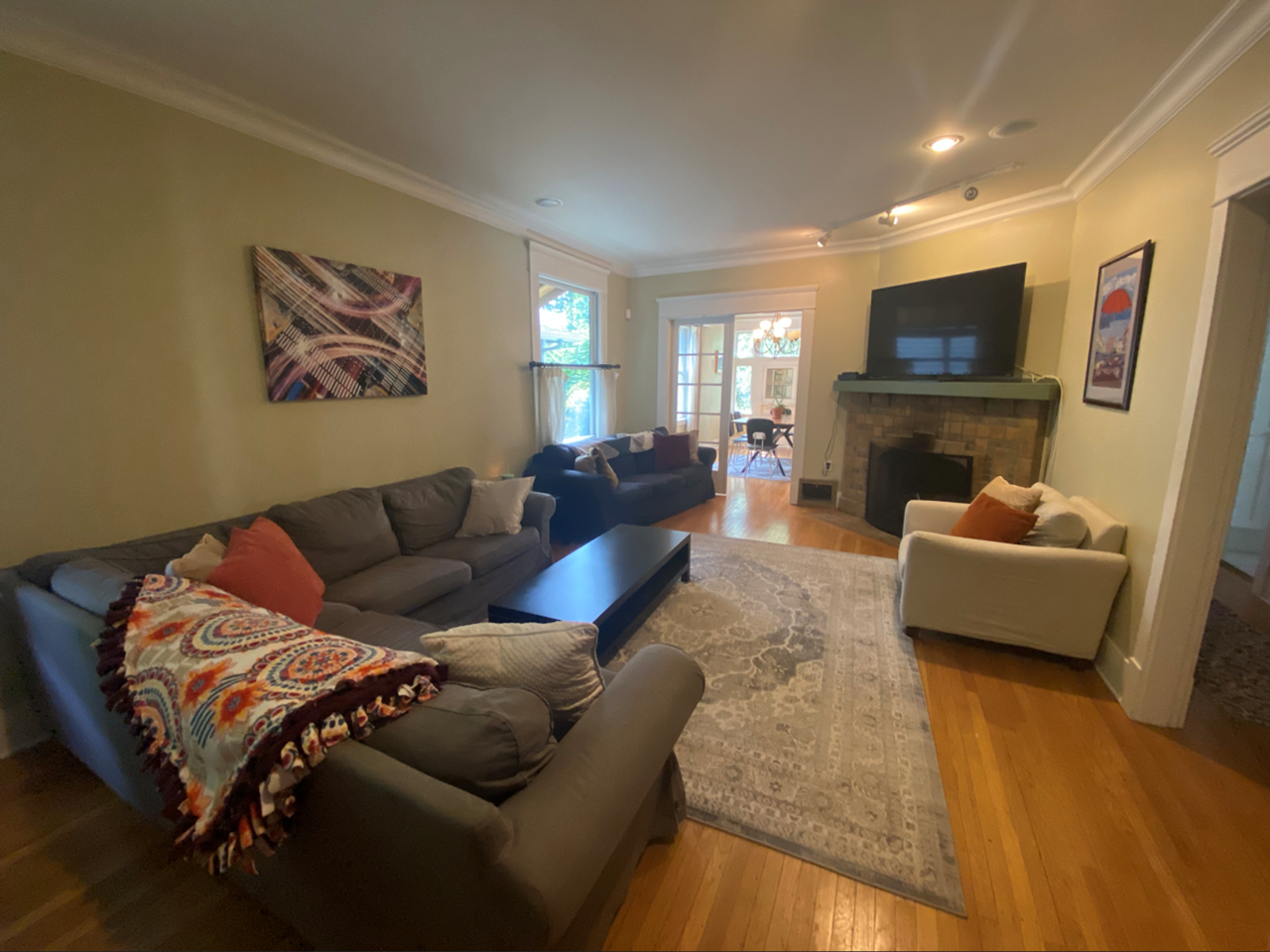 4739 Latona Ave Ne - Photo 5 of 8
