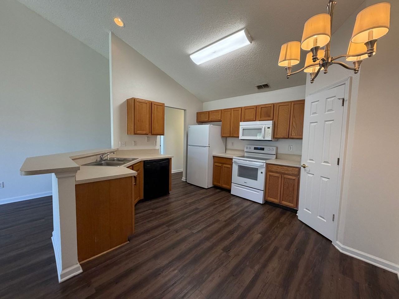 4B Serenity Pl - Photo 3 of 22