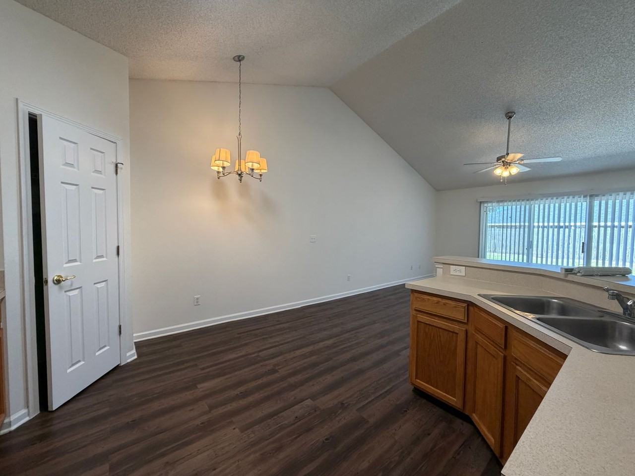 4B Serenity Pl - Photo 4 of 22
