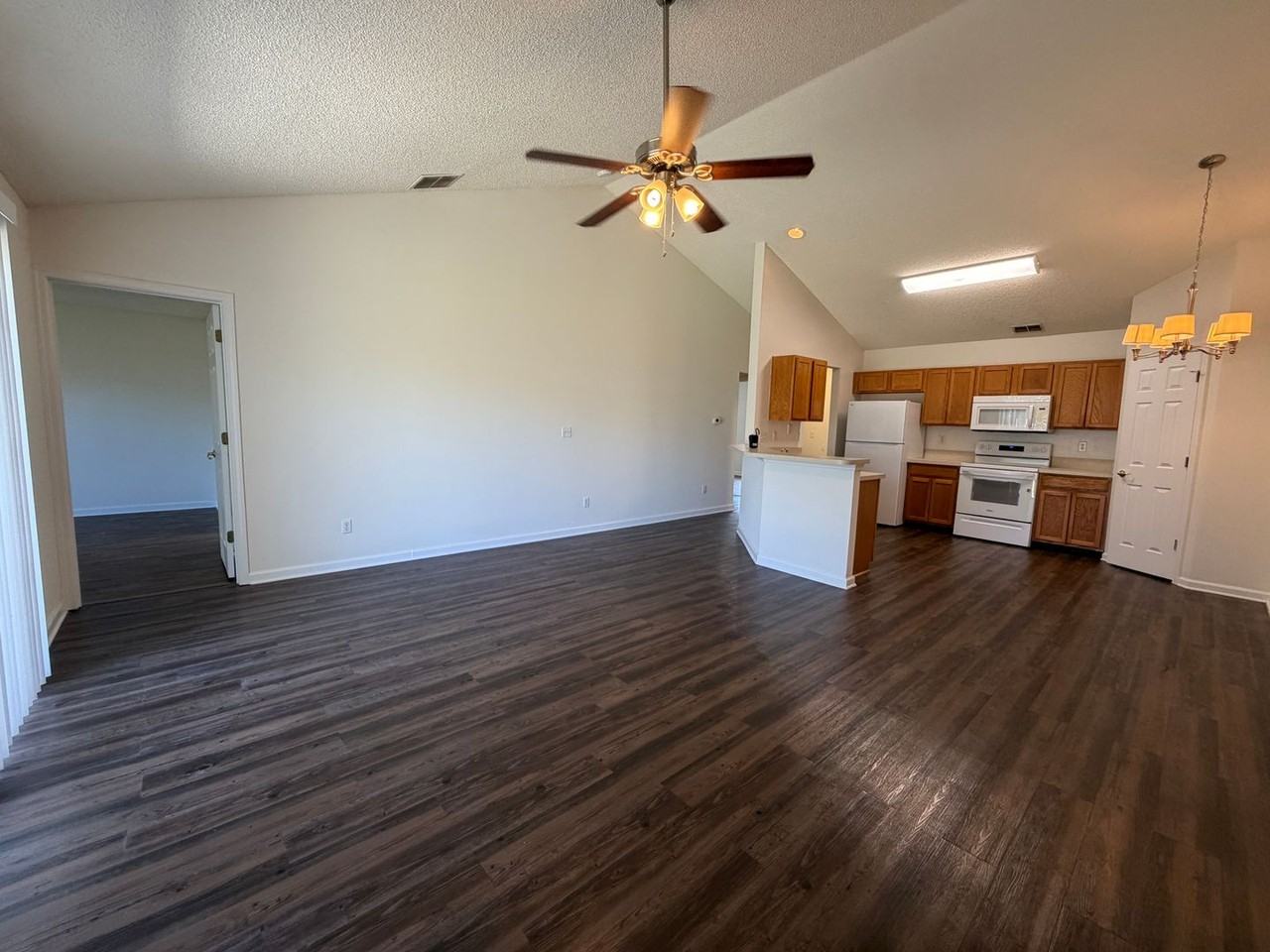 4B Serenity Pl - Photo 7 of 22