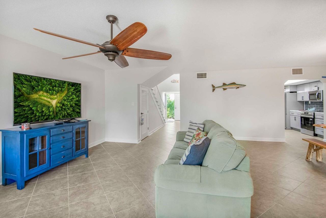 11316 W Bayshore Dr - Photo 6 of 44