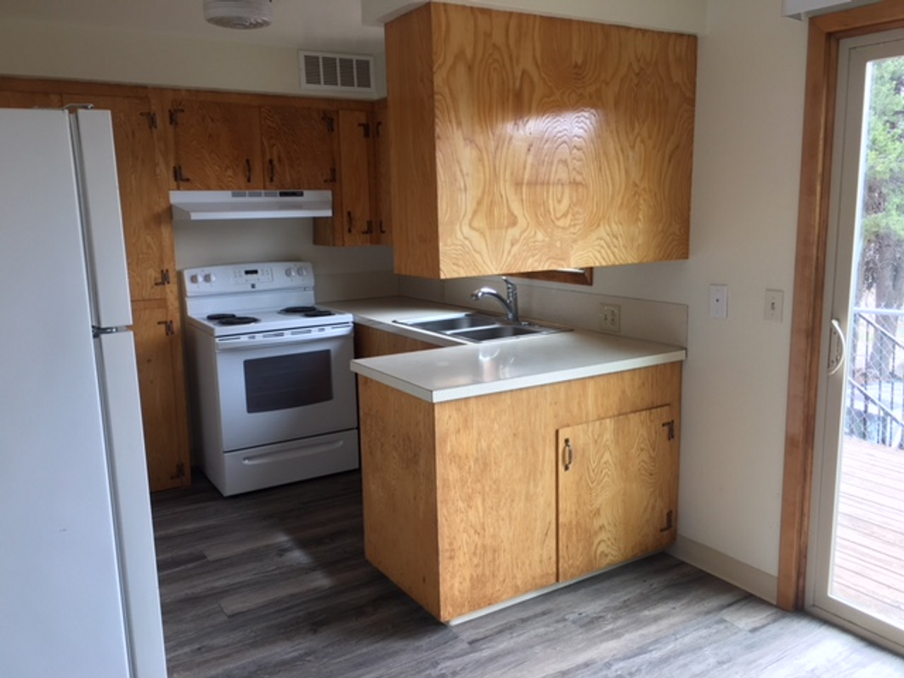 1528 Nw 10th St - Photo 4 of 7