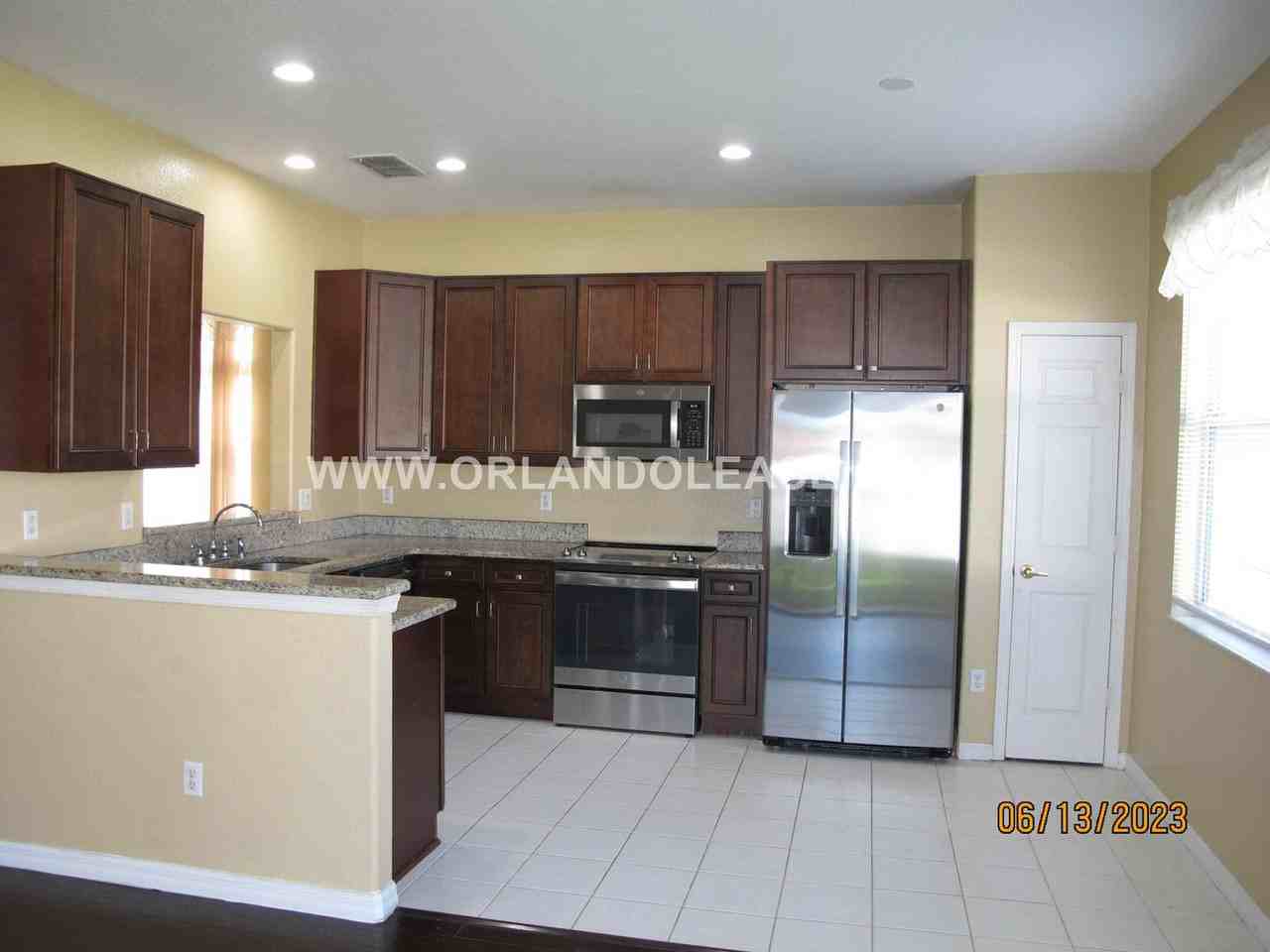 925 Torrey Pine Dr - Photo 3 of 18