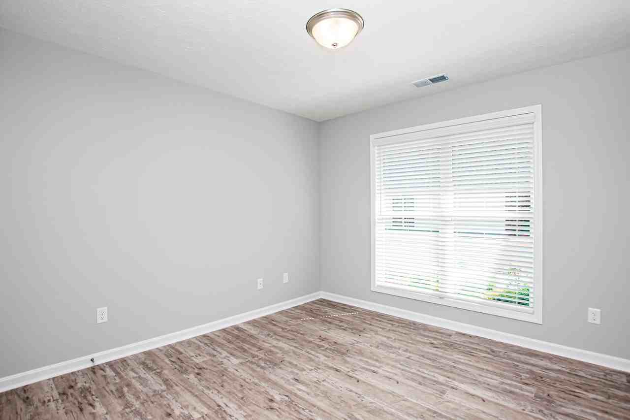 500 Eagle Pointe Dr - Photo 6 of 33