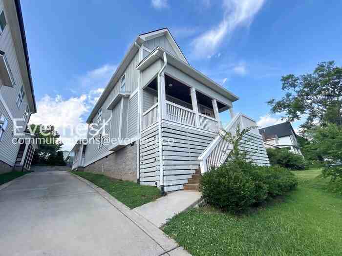 520 Moore Ave - Photo 2 of 39
