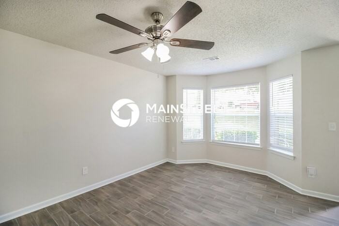 9498 Creekside Rd - Photo 4 of 17