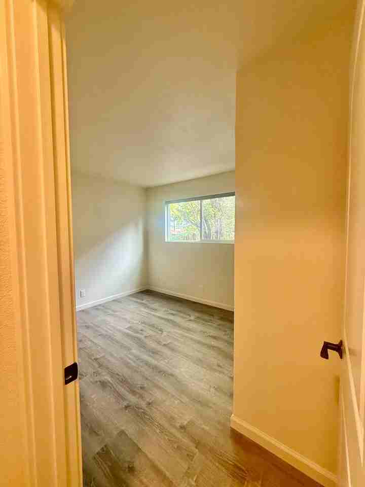 Fowler Apartments - Photo 4 of 14