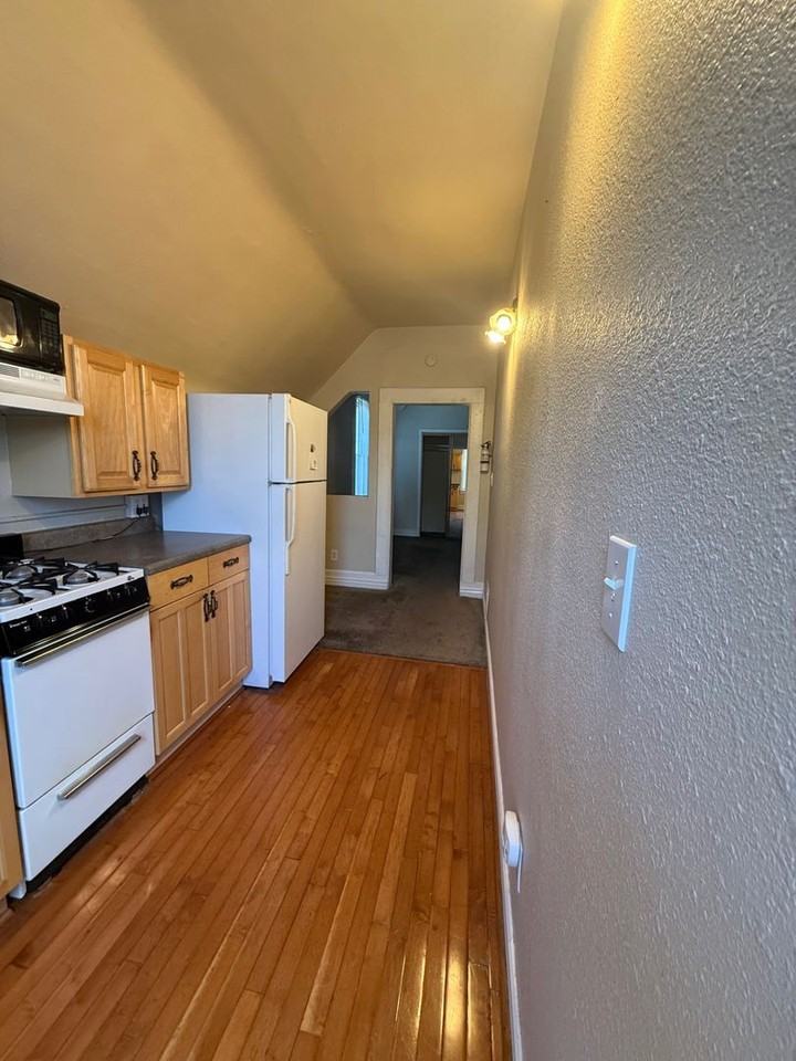 1419 Lipan St #3 - Photo 7 of 11