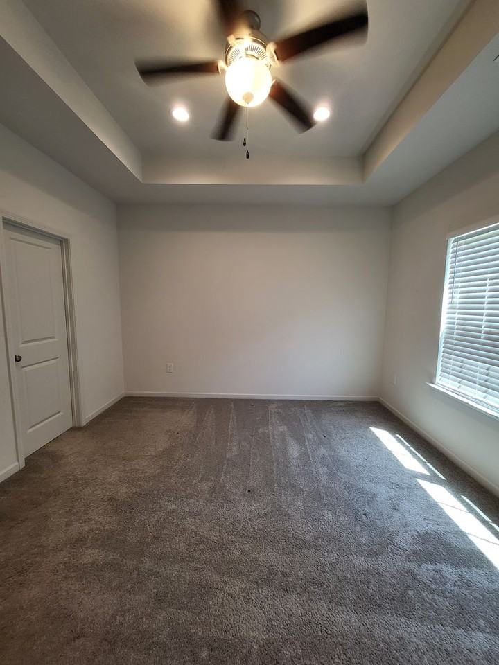 11810 Titan Ave - Photo 6 of 40