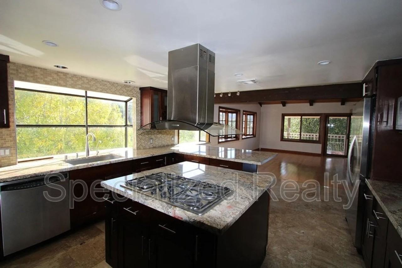3694 Berwick Dr - Photo 5 of 24
