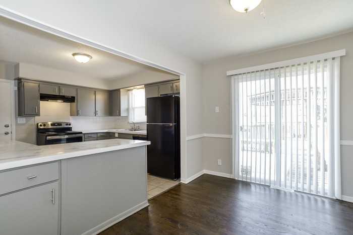 8809 Blue Ridge Blvd - Photo 5 of 10