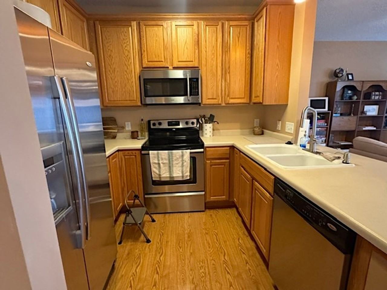 5035 Garland Ln N #F - Photo 3 of 12
