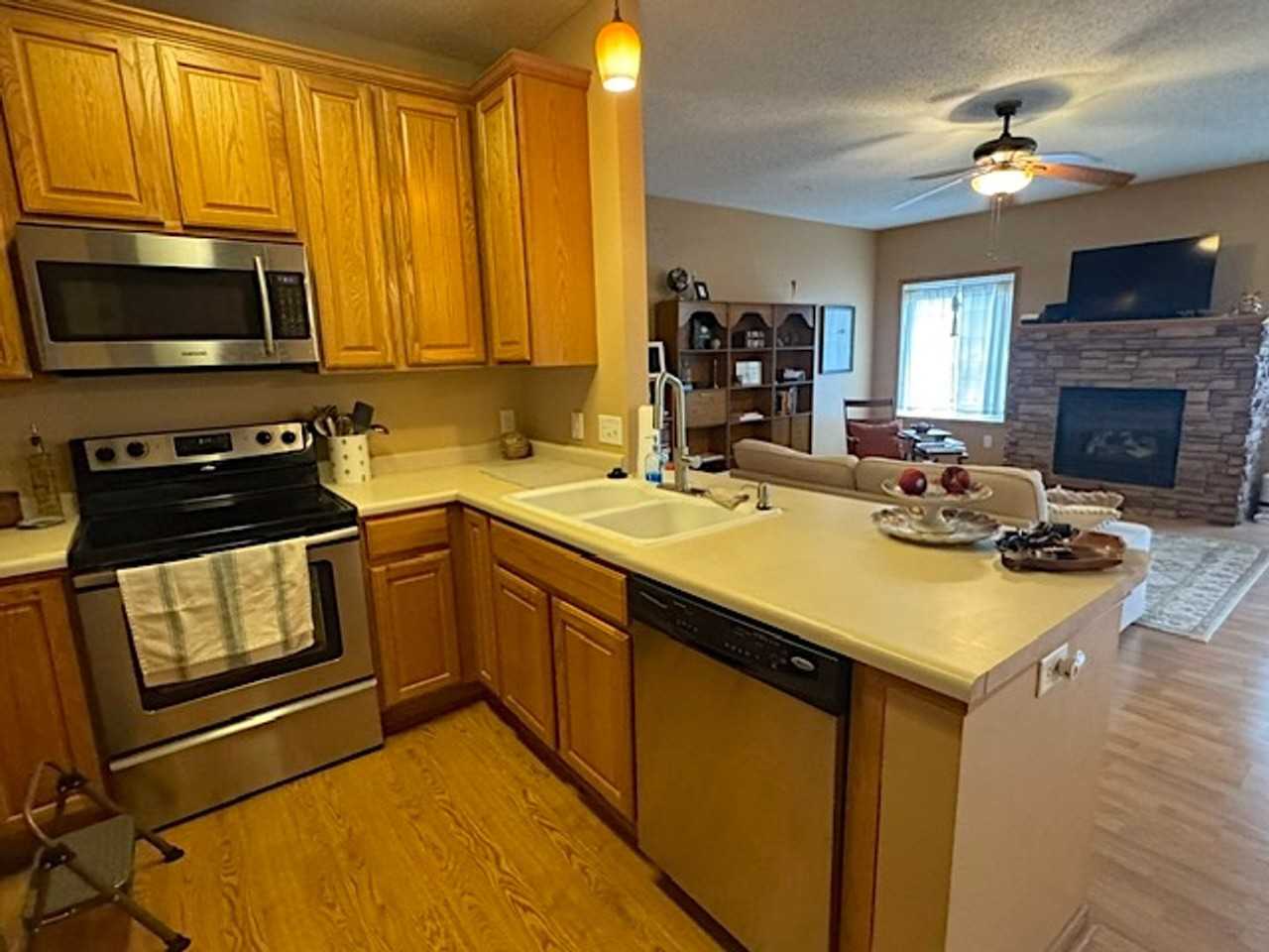 5035 Garland Ln N #F - Photo 4 of 12