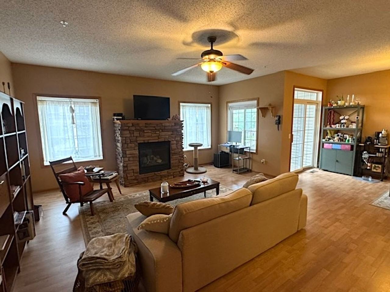 5035 Garland Ln N #F - Photo 6 of 12