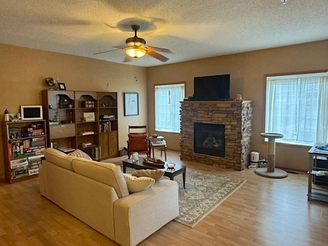 5035 Garland Ln N #F - Photo 7 of 12