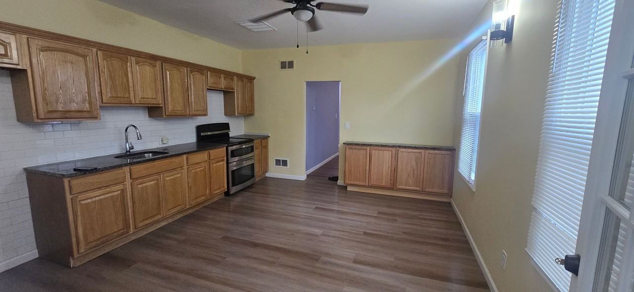 313 S Courtland St - Photo 6 of 11