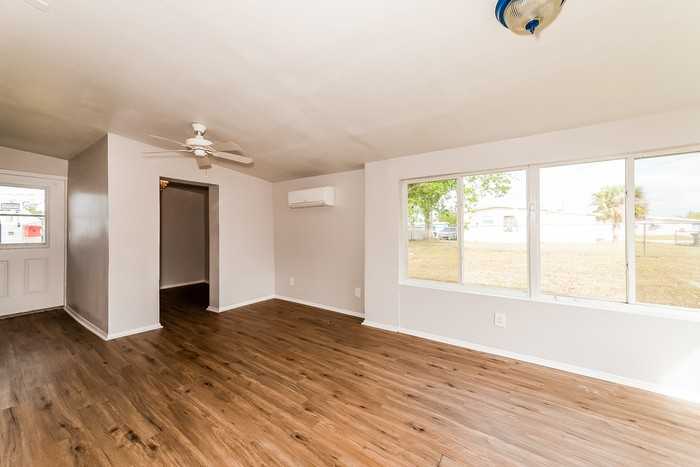 8522 Dorothy Ave - Photo 7 of 17